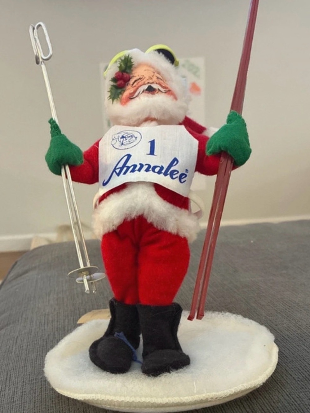 1993 Annalee Skiing Santa